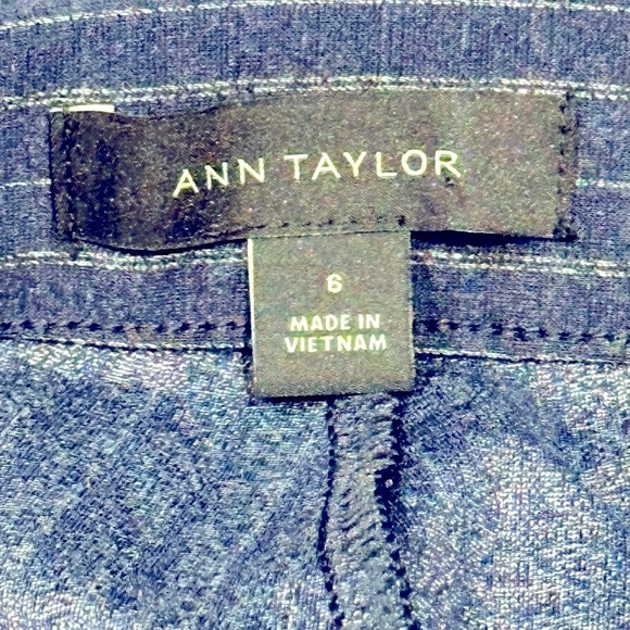 👖👠 ANNE‎ KLEIN Navy Pinstripe Leggings | Sz 6 Gold Zip Pockets Tailored Fit - Picture 4 of 5